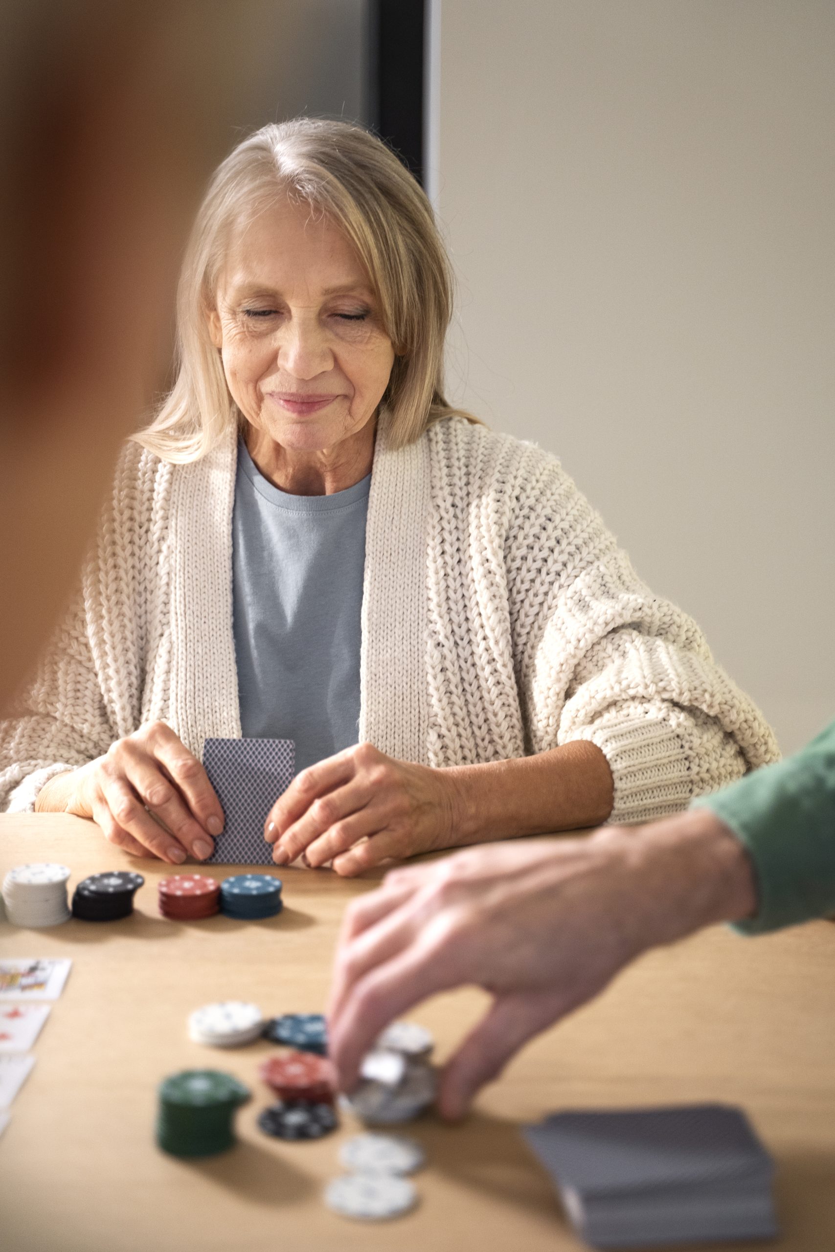 close-up-senior-people-playing-game